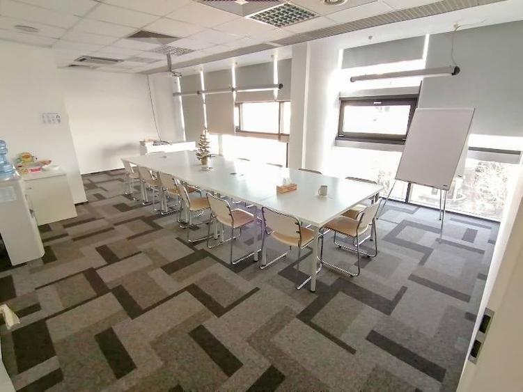 Birou, de 206 mp, în Universitate