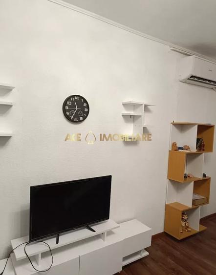 Apartament cu 3 camere decomandat, mobilat în Vitan