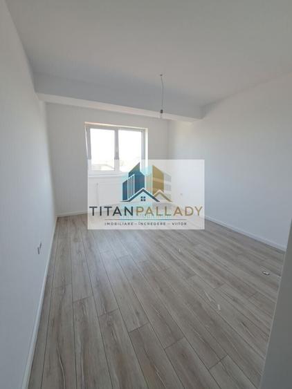 Apartament cu 4 camere decomandat în Titan