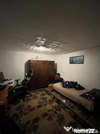 Casă cu 5 camere cu Teren 468 Mp în Central