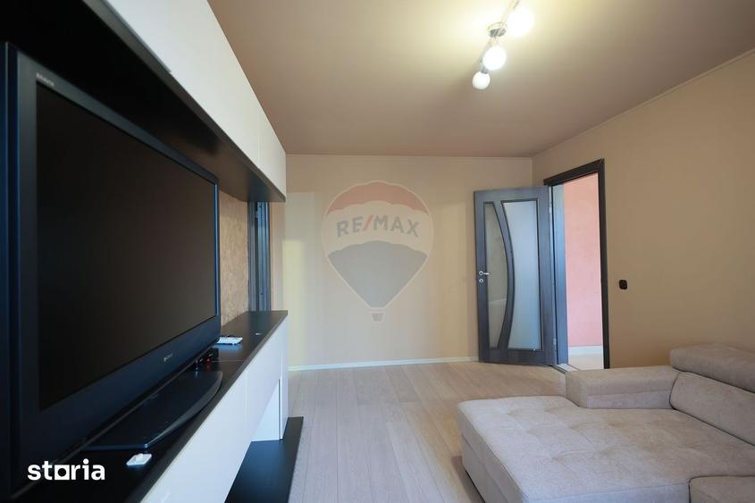 Apartament cu 3 camere semidecomandat în Rogerius
