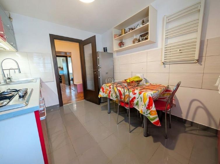 Apartament cu 4 camere decomandat, mobilat în Steaua
