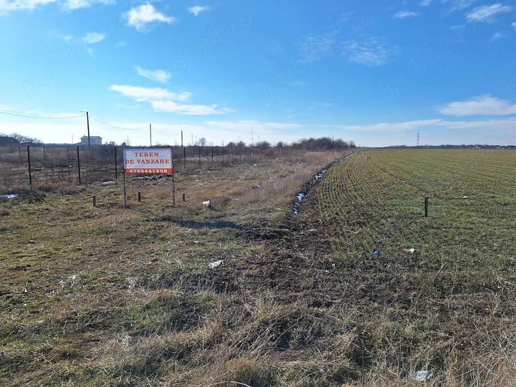 Teren de 5000 mp, în Periș