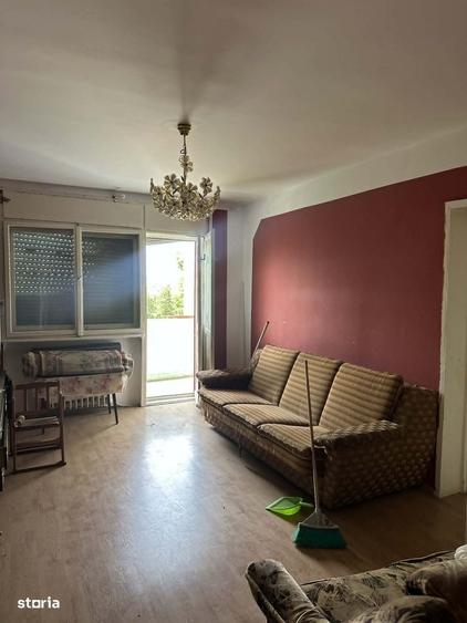 Apartament cu 3 camere decomandat în Horea