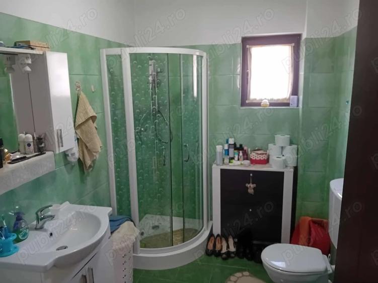 Casă cu 6 camere în Sărata