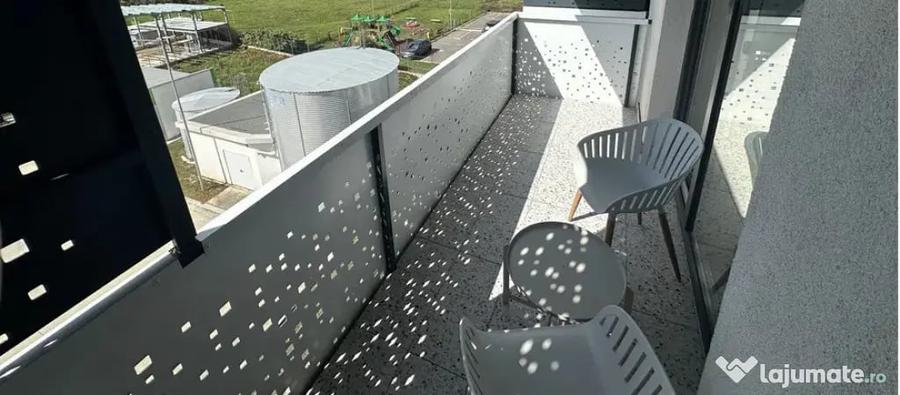 Apartament cu 2 camere semidecomandat în Sânnicoară