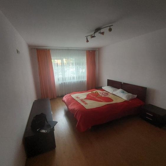 Apartament cu 3 camere decomandat în Zarand