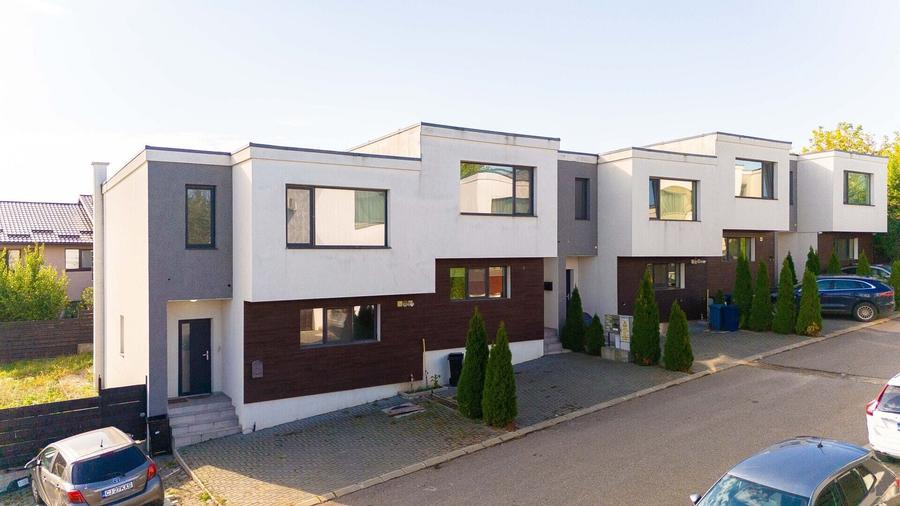 Duplex cu 4 camere cu Canalizare în Păcurari
