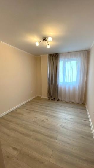 Apartament cu 3 camere semidecomandat în Florești
