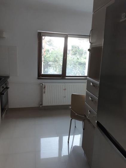 Apartament cu 2 camere decomandat, mobilat în Eroii Revoluției