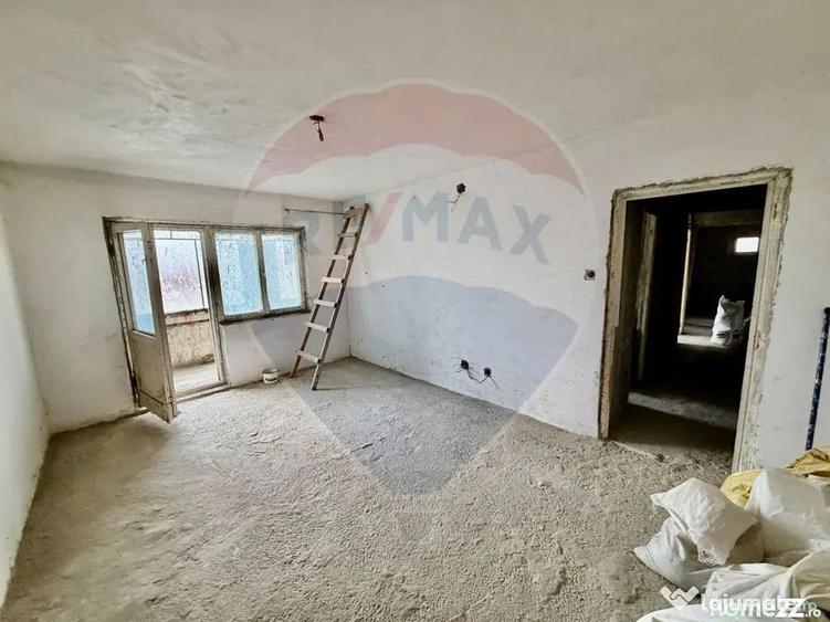 Apartament cu 4 camere decomandat în Brăilei