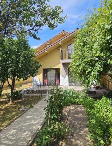 Casă individuală cu 3 camere cu Canalizare în Malu Mare