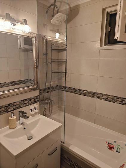 Apartament cu 3 camere în Torontalului