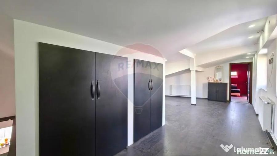 Casă cu 7 camere cu Teren 350 Mp în Lacul Morii