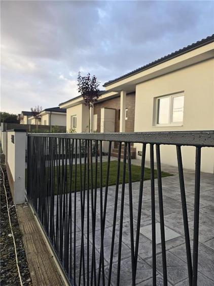 Duplex cu 3 camere cu Teren 330 Mp în Moșnița Nouă