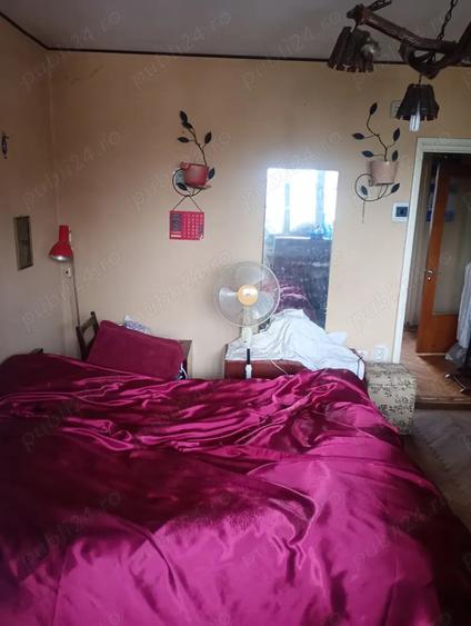 Apartament cu 4 camere decomandat în Mărăței