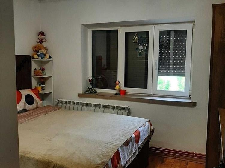 Apartament cu 2 camere decomandat în Craiovița Nouă