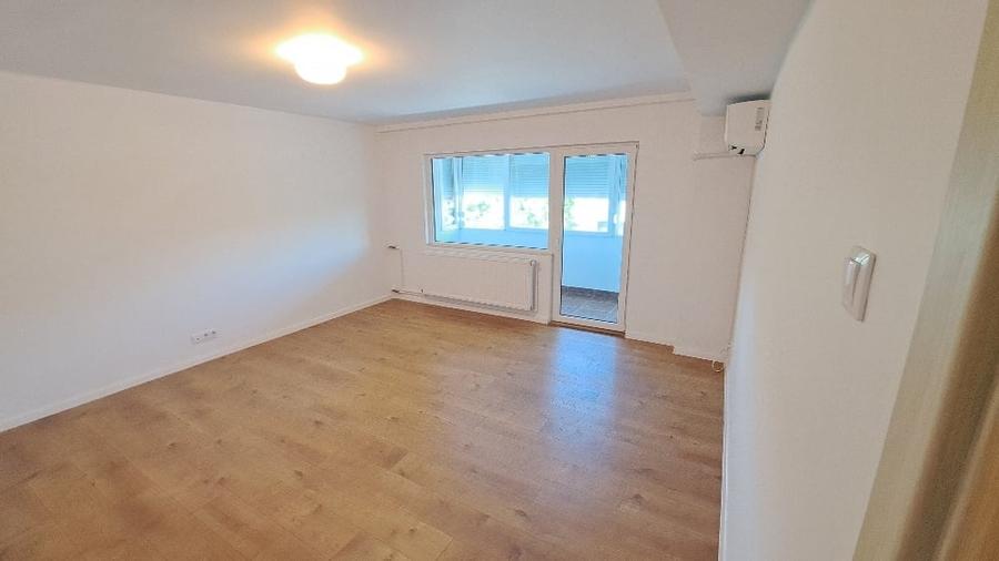 Apartament cu 2 camere decomandat în Lacul Tei
