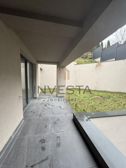 Duplex cu 5 camere cu Canalizare în Andrei Mureșanu