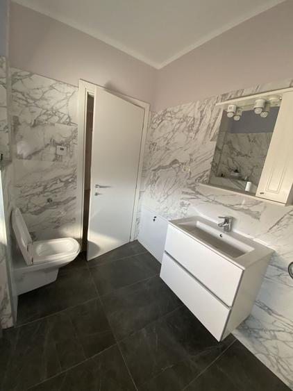 Apartament cu 3 camere decomandat, mobilat în Dumbrăvița