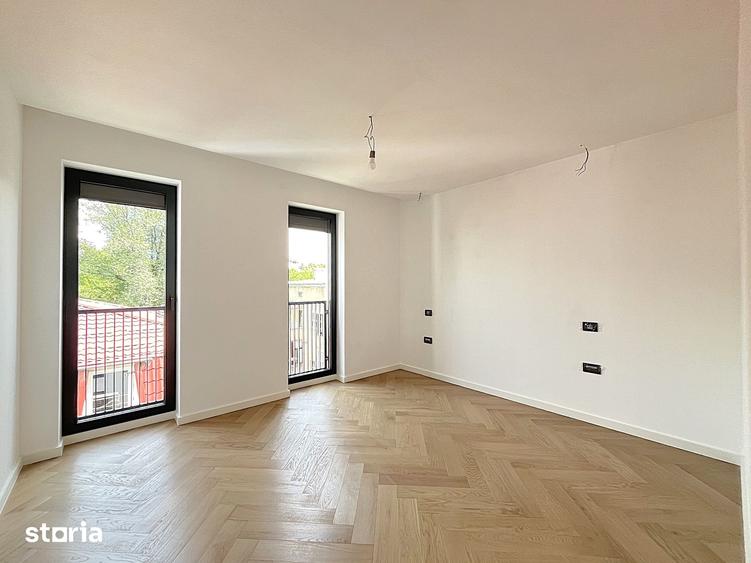 Apartament cu 4 camere semidecomandat în Floreasca