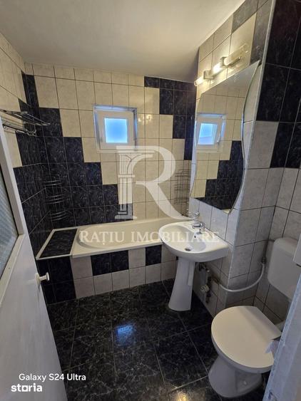 Apartament cu 4 camere decomandat, mobilat în Decebal
