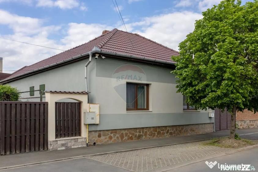 Casă cu 5 camere cu Teren 1085 Mp în Aradul Nou