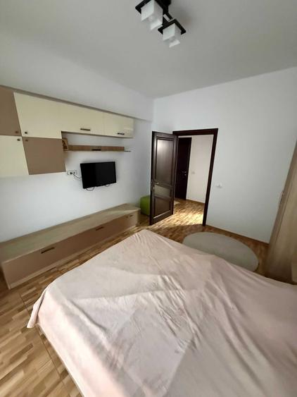 Apartament cu 2 camere decomandat în Universitate