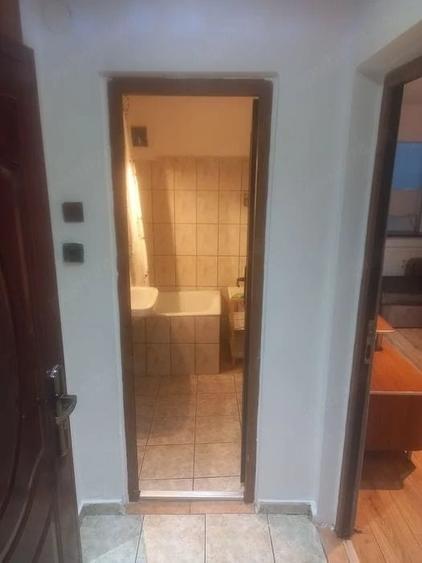 Garsoniera decenta facultate Medicina confort 1 etaj 2 ocupabila imediat - 1