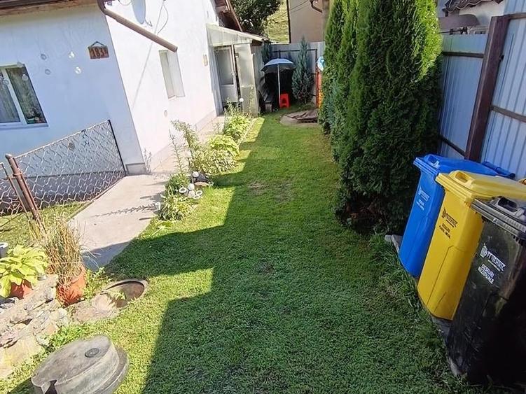 Casă individuală cu 5 camere cu Teren 680 Mp în Central