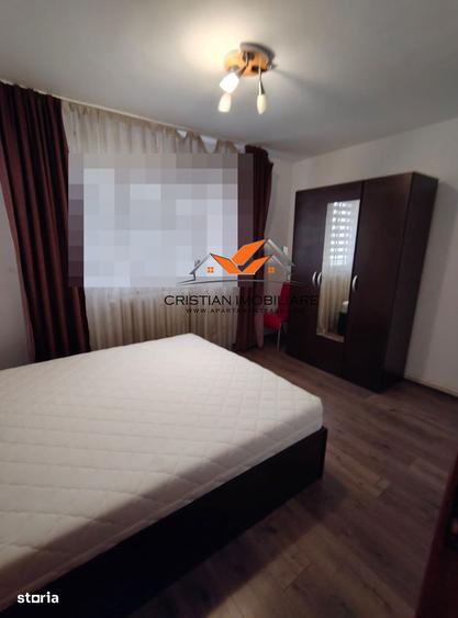 Apartament cu 3 camere semidecomandat în Cetate