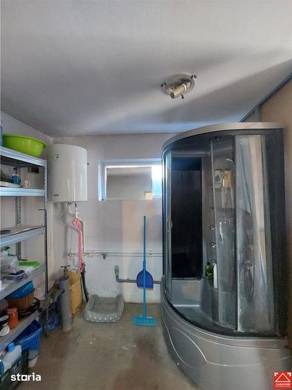 Casă cu 6 camere cu Teren 1360 Mp în Șofronea