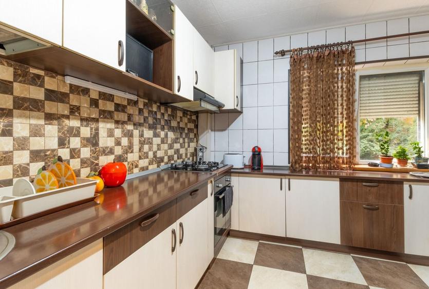 Apartament cu 2 camere decomandat în Decebal