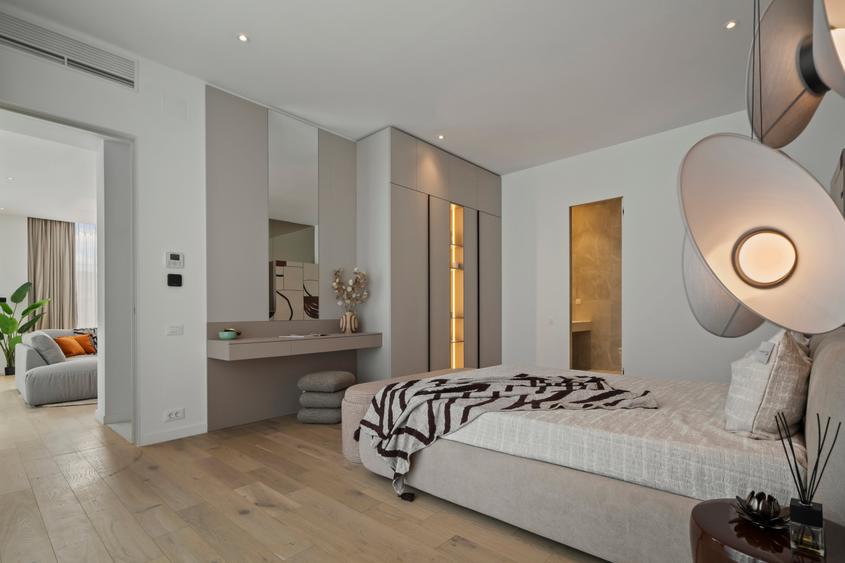 Penthouse cu 4 camere semidecomandat, mobilat în Cotroceni