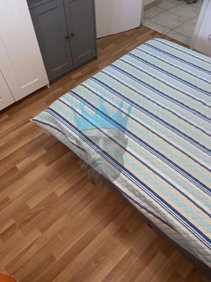 Apartament cu 3 camere semidecomandat în Tineretului