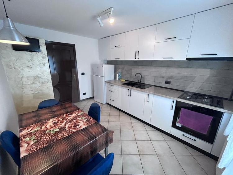 Apartament cu 3 camere decomandat, mobilat în Victoria