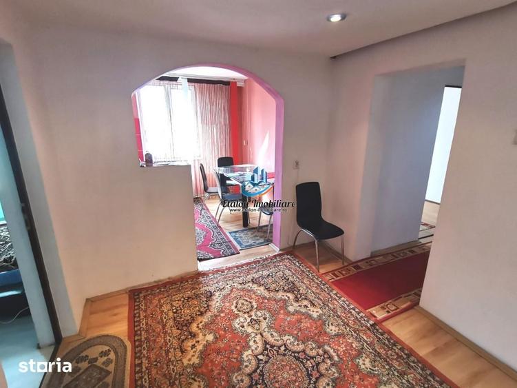 Apartament cu 3 camere decomandat în Vest