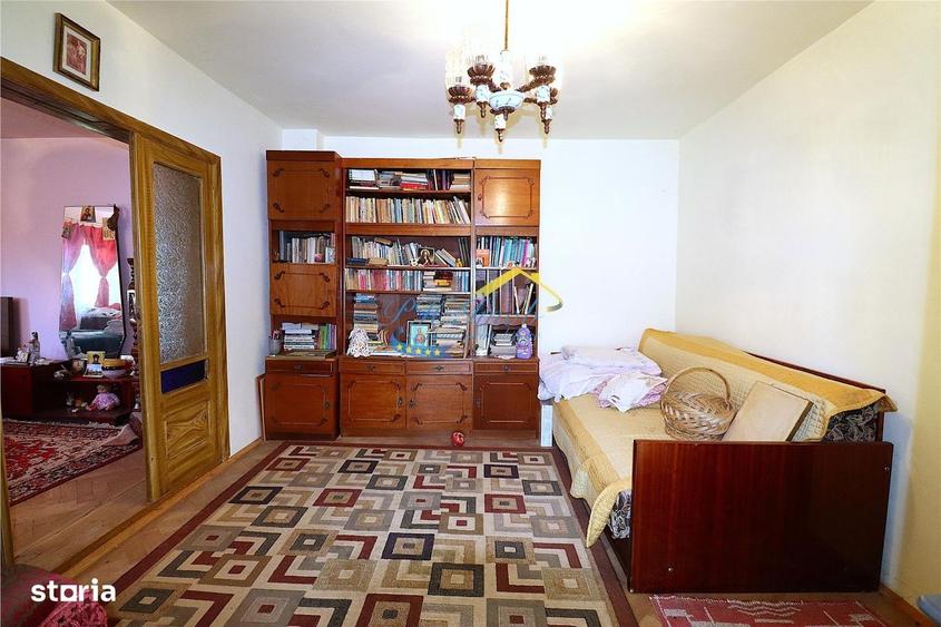 Casă cu 4 camere cu Teren 1014 Mp în Bănești