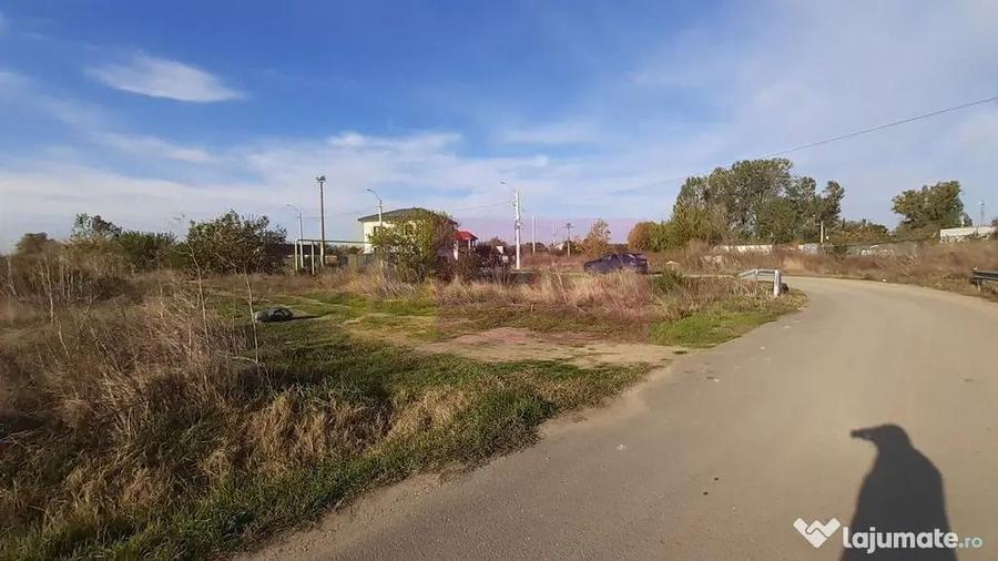 Teren de 1137 mp, în 1 Decembrie