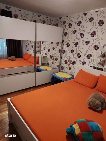 Apartament cu 3 camere decomandat, mobilat în Tei