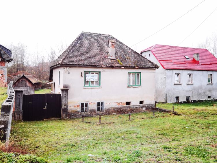 Casă individuală cu 3 camere cu Canalizare în Bradu