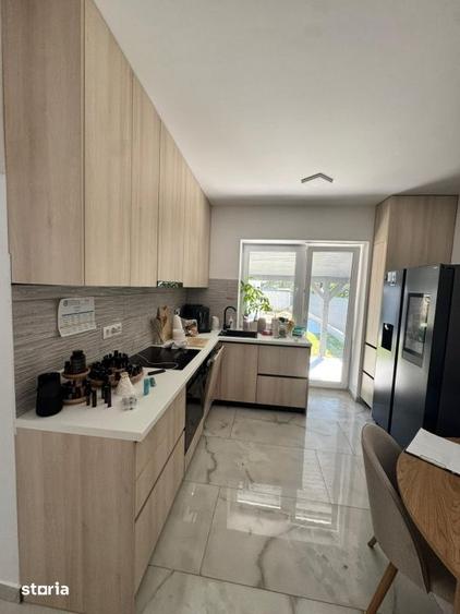 Casă cu 3 camere cu Teren 500 Mp în Valea Roșie