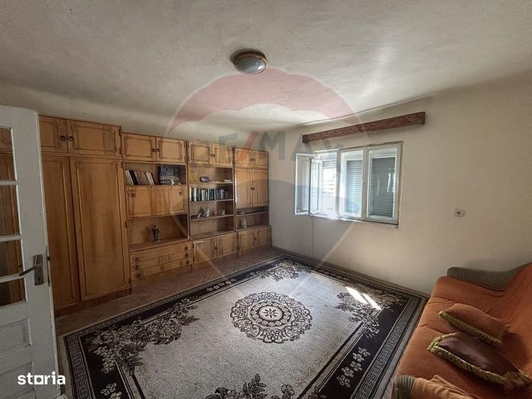 Casă cu 3 camere cu Teren 590 Mp în Bârsana