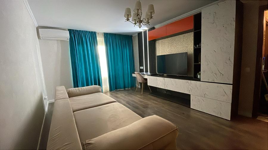 Apartament cu 2 camere decomandat, mobilat în Tractorul
