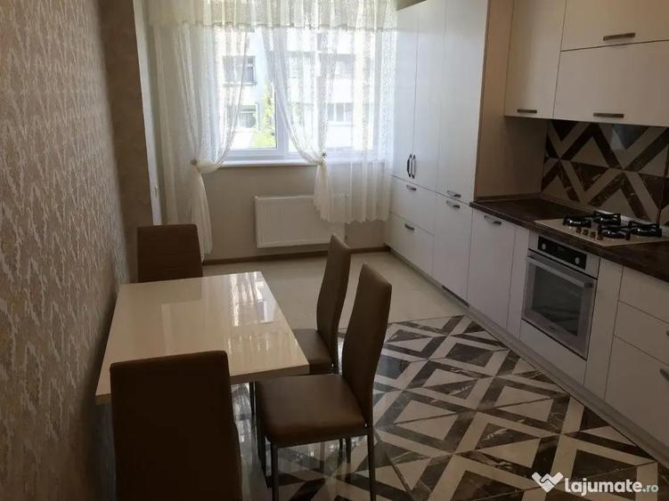 Apartament cu 2 camere decomandat în Tei