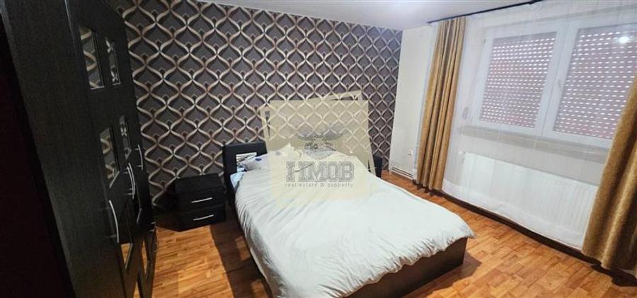 Casă individuală cu 10 camere cu Canalizare în Daia
