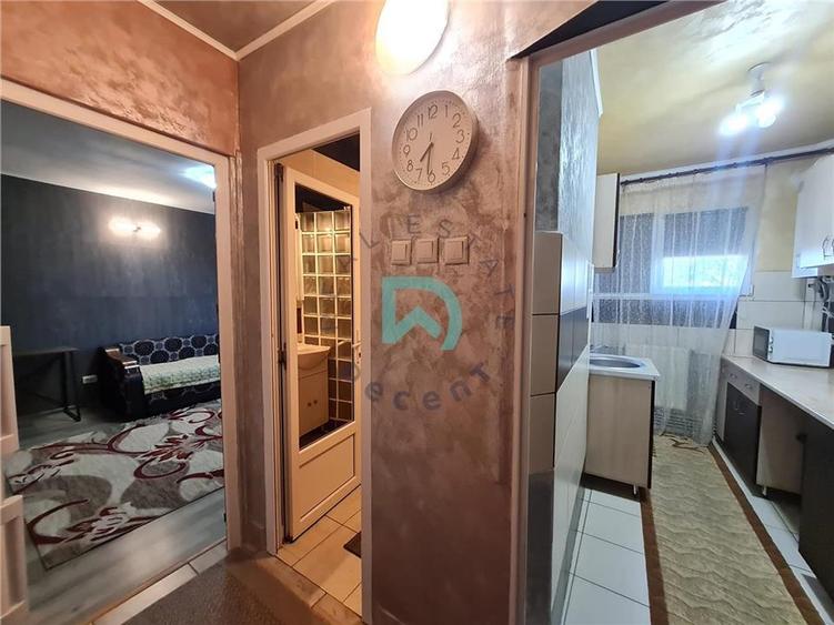 Garsonieră decomandată, mobilată în Astra