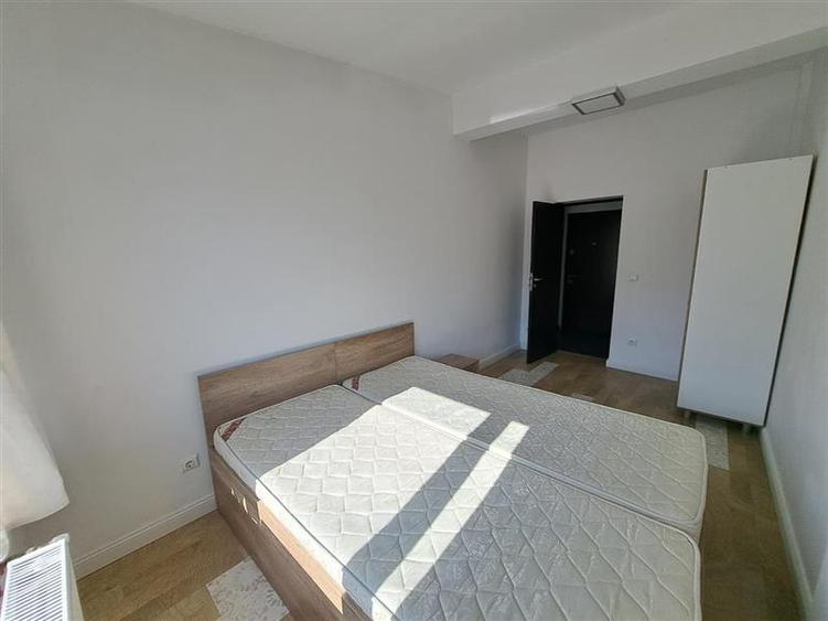 Apartament cu 2 camere semidecomandat, mobilat în Bulgaria