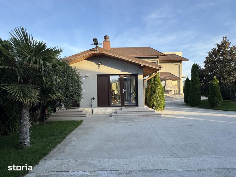 Casă cu Teren 3000 Mp în Central