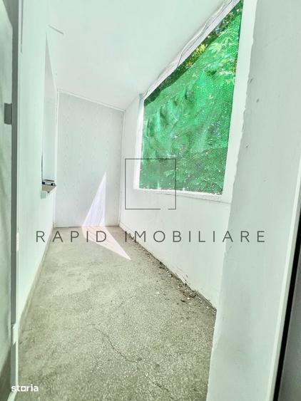 Apartament cu 3 camere semidecomandat în Faleză